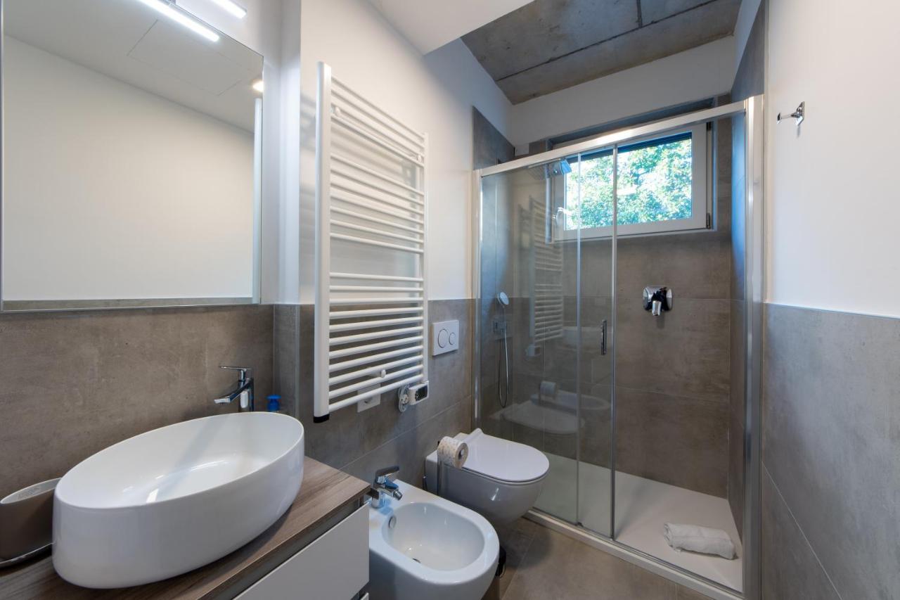 Housmart Toscana 53 Black Bologna Esterno foto