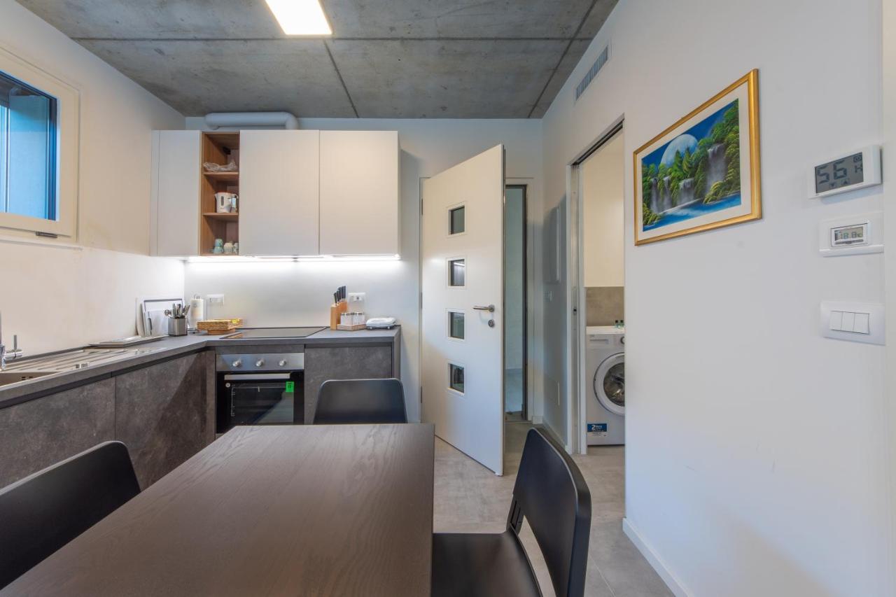 Housmart Toscana 53 Black Bologna Esterno foto