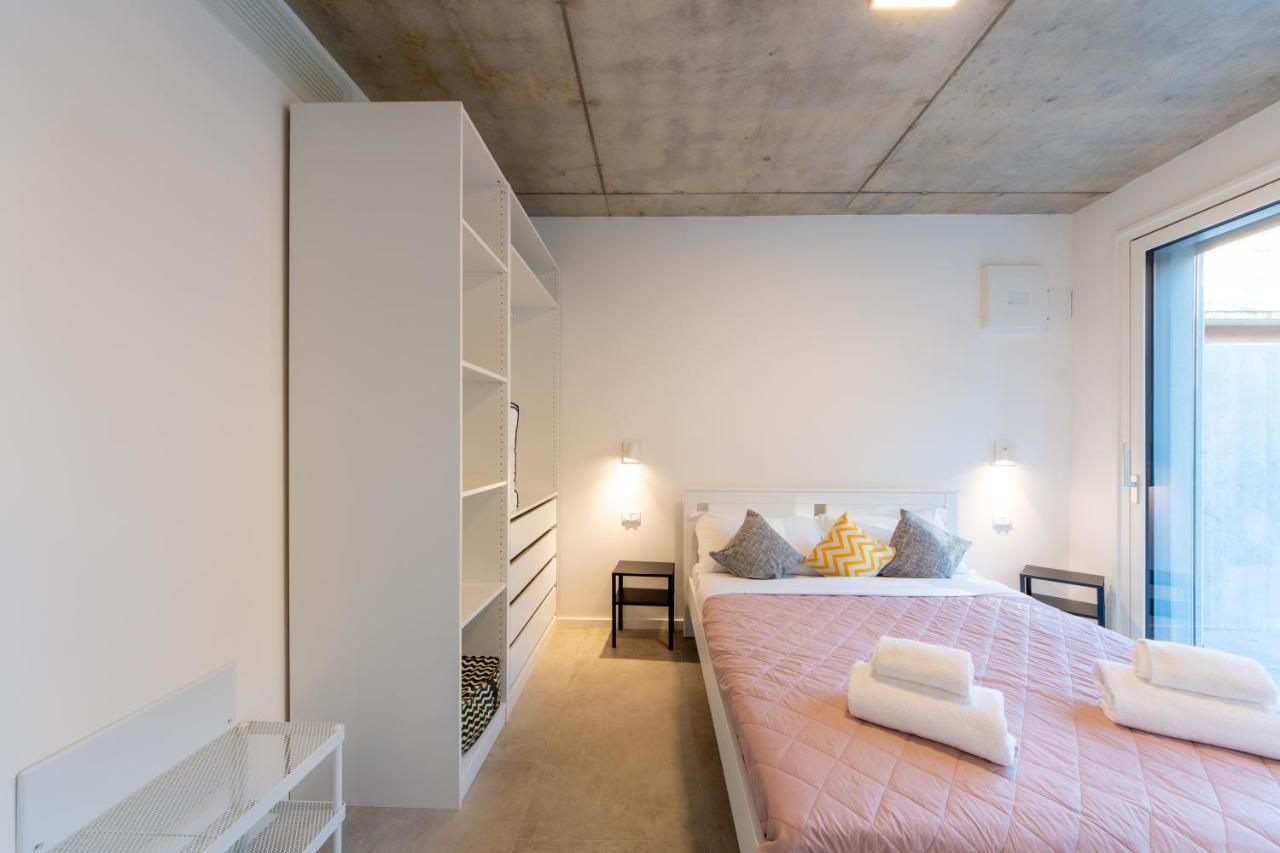 Housmart Toscana 53 Black Bologna Esterno foto