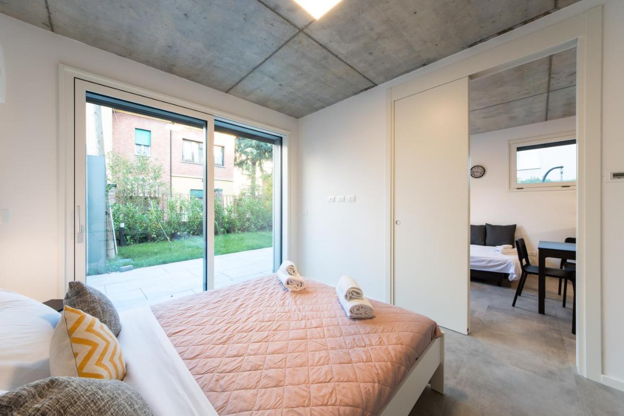 Housmart Toscana 53 Black Bologna Esterno foto