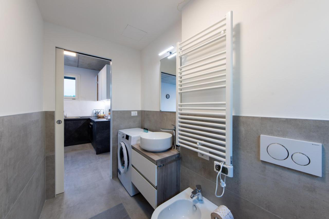 Housmart Toscana 53 Black Bologna Esterno foto