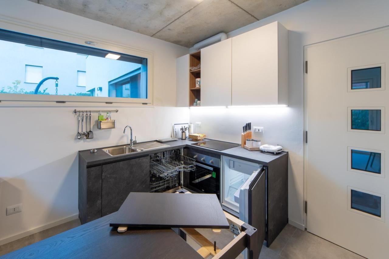 Housmart Toscana 53 Black Bologna Esterno foto