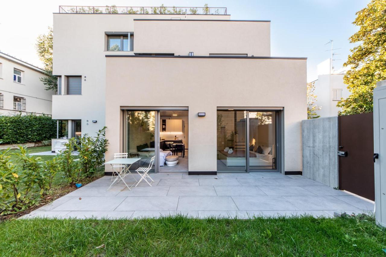 Housmart Toscana 53 Black Bologna Esterno foto