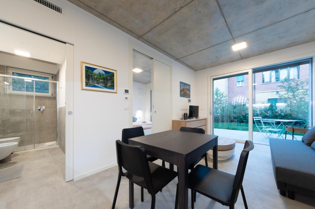 Housmart Toscana 53 Black Bologna Esterno foto
