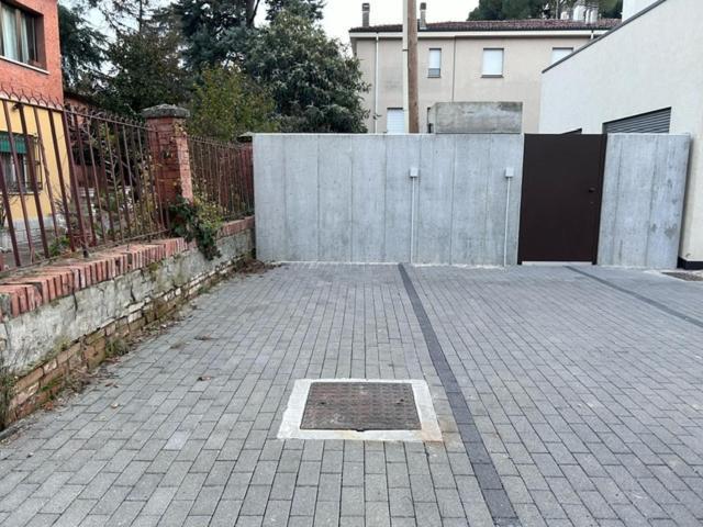 Housmart Toscana 53 Black Bologna Esterno foto